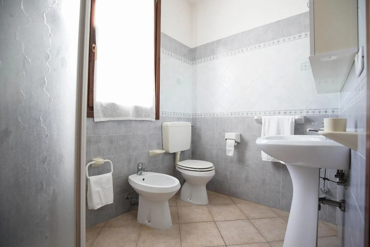 Smith 2B Apartment Llido Degli Estensi 0*,  Italy